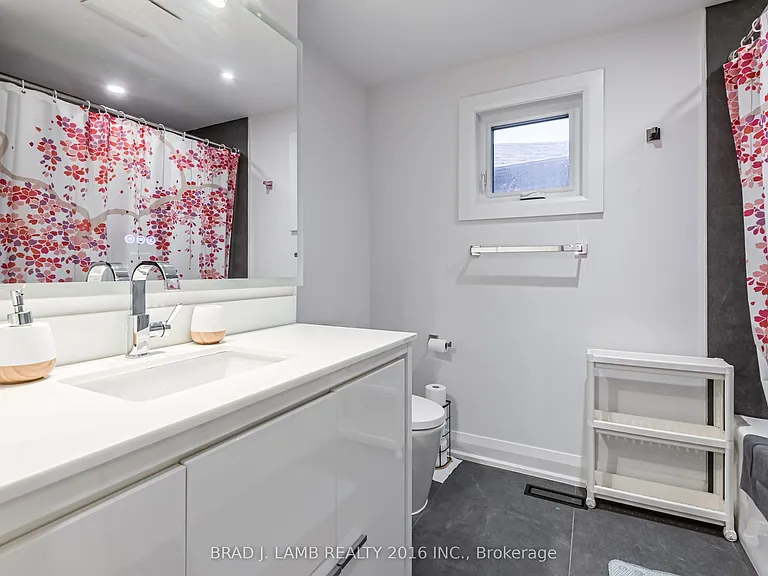 54 Campbell Ave #2 — Photo 26