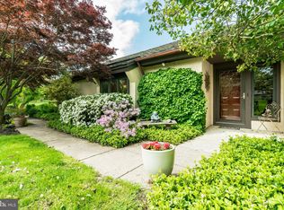 8 Bugle Ln, Blue Bell, PA 19422