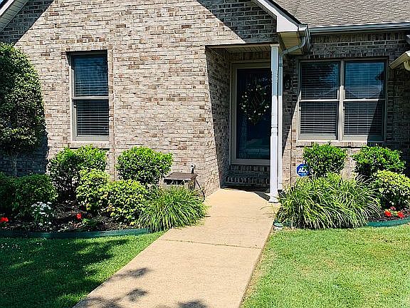 2nd image of 1408 Williamsburg Dr