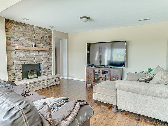 5th image of 9149 Coral Dr