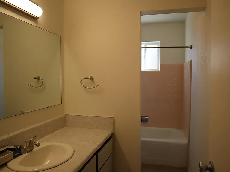 4240 W Hatcher Rd — Photo 12