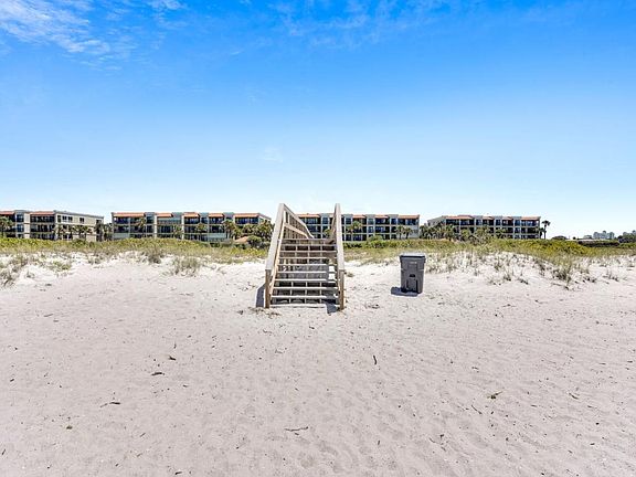 4th image of 7402 Bayshore Dr APT 301