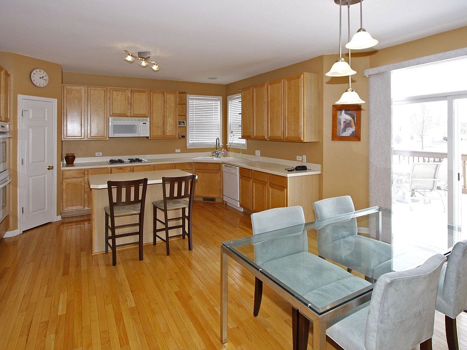 1st image of 1555 Old Barn Ct