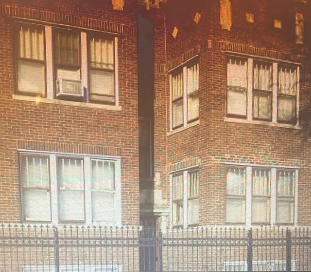 1st image of 7914 S May St