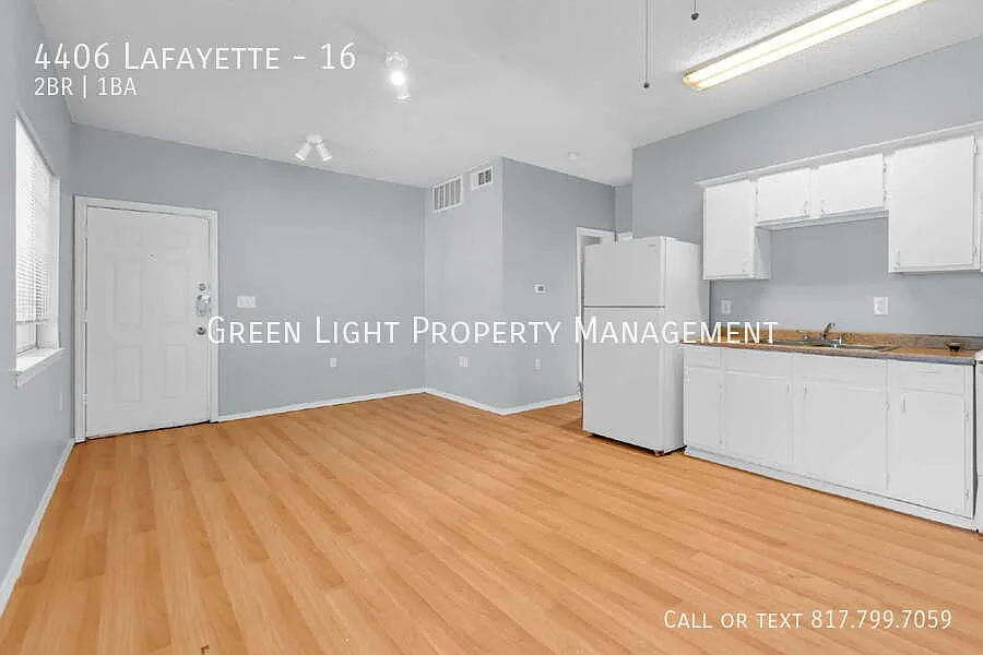 Building Photo - 4406 Lafayette St #16