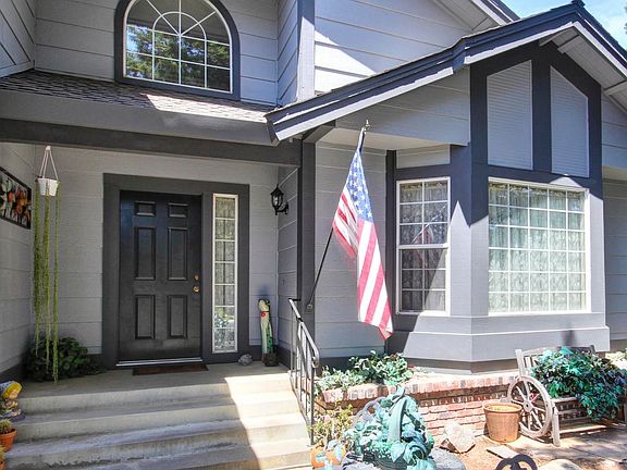 3rd image of 1429 Deerfield Cir