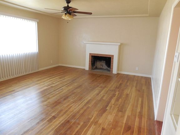 3rd image of 4712 E Tulare St