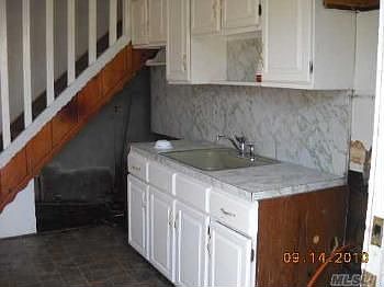 2nd image of 252 Center Ln
