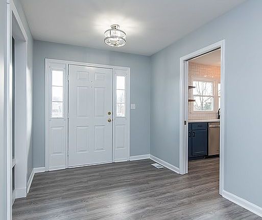 2nd image of 605 Camino Dr