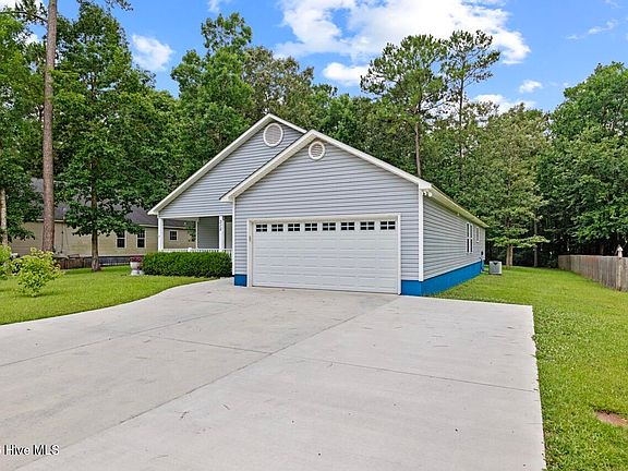 3rd image of 315 Sugarberry Court