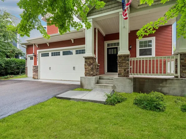 3947 Valencia Ln, Chaska, MN 55318