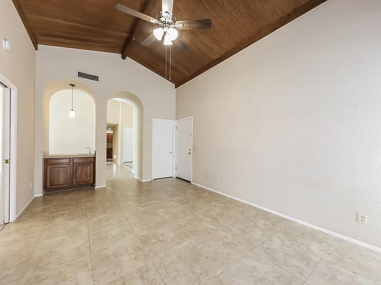 6709 W Topeka Dr — Photo 4