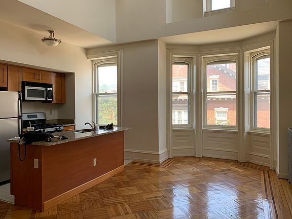 Kitchen/main living space.
