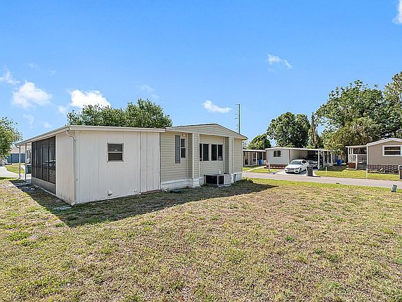 4th image of 8817 Byron Dr