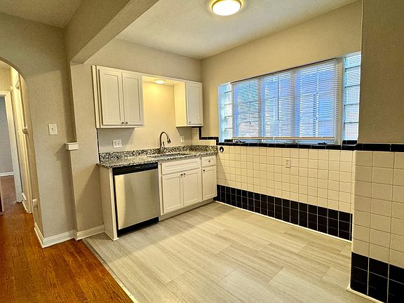 3rd image of 5857 Eichelberger St #2E