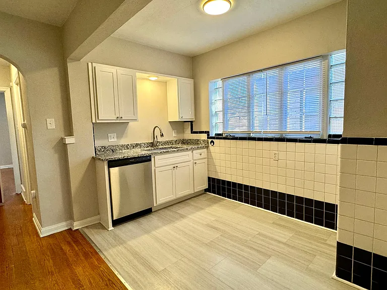 5859 Eichelberger St #1E — Photo 5