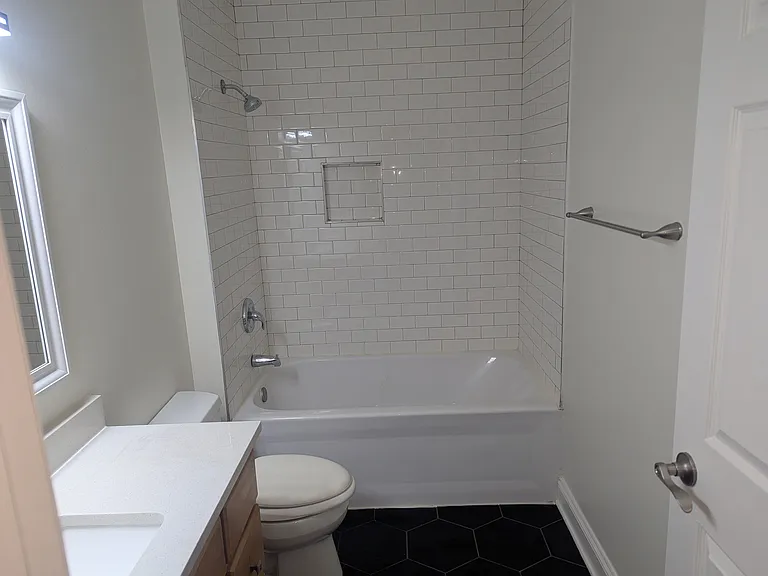 2118 N Palmer St — Photo 14