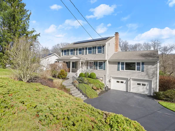 125 Canterbury Lane, Fairfield, CT 06825