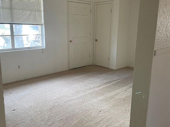 2nd image of 5409 Daffodil St