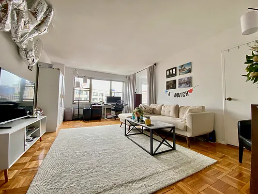 Rented by Bond New York | media 1