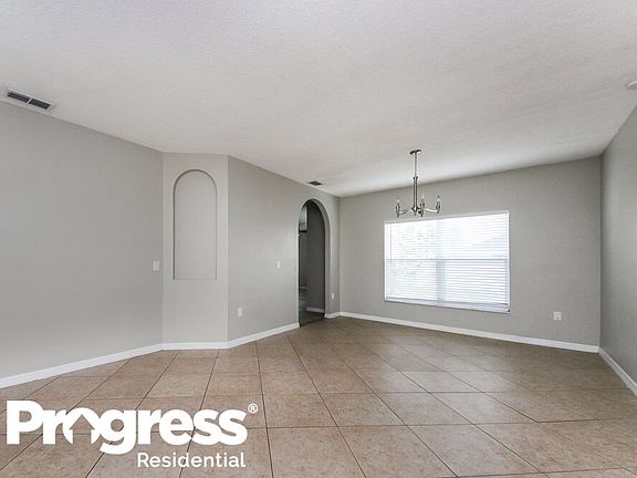 3rd image of 212 Churchill Ct