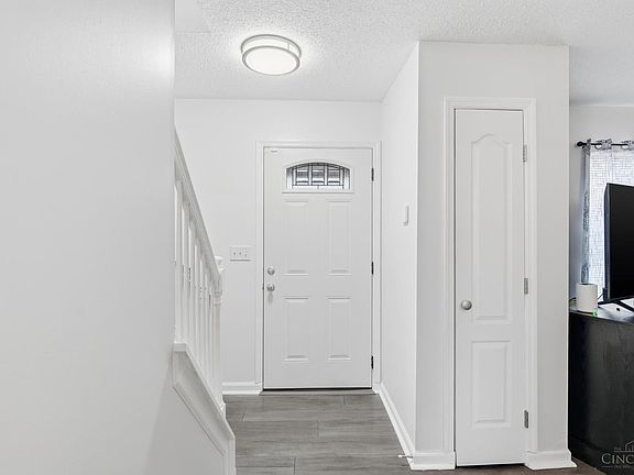 5th image of 868 Greenwood Ln