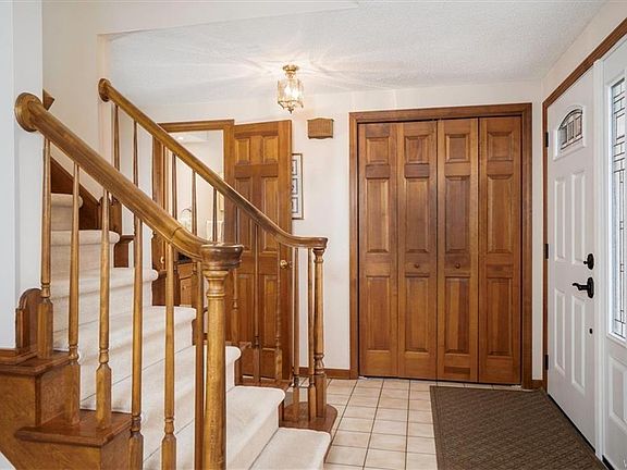 2nd image of 386 Glen Oak Dr