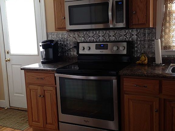 5th image of 104 Joann Dr