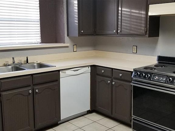3rd image of 5407 Wild West Dr