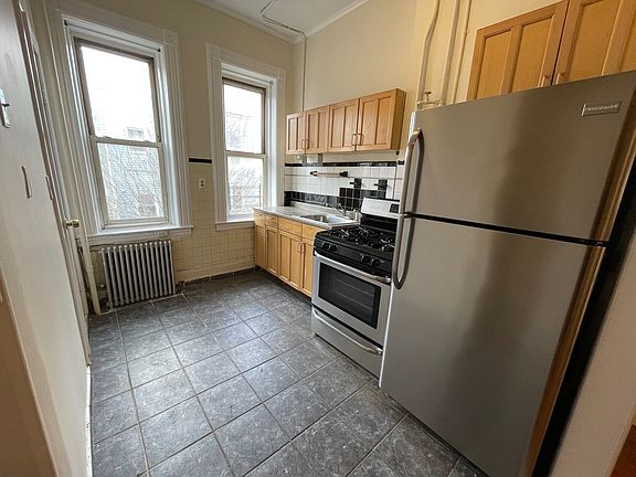 2nd image of 1415 Greene Ave APT 2R