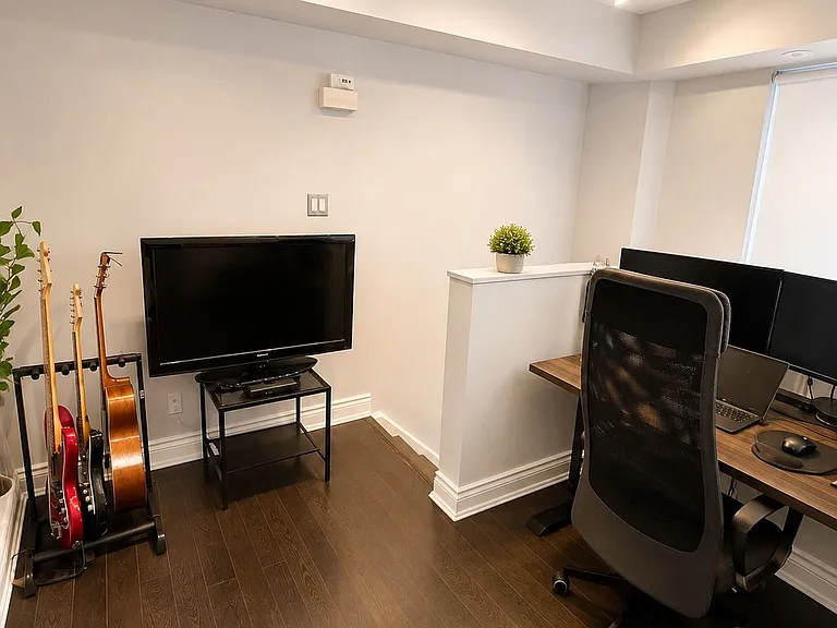 46 E Liberty St #512 — Photo 5