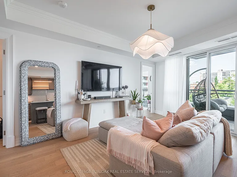 2060 Lakeshore Rd #304 — Photo 7