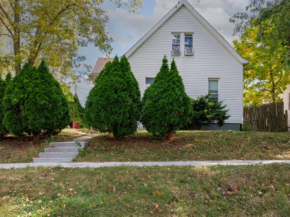 802 S Madison St, Bloomington, IL 61701