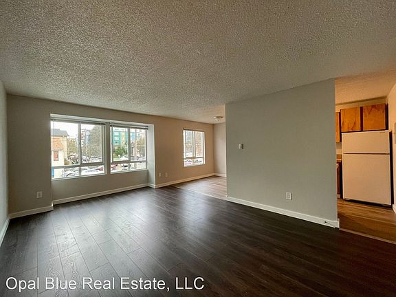 2nd image of 3055 NE 140th St Unit 4