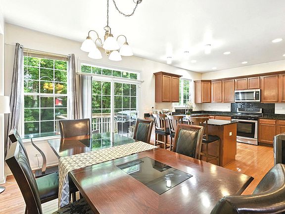 2nd image of 284 Remington Dr