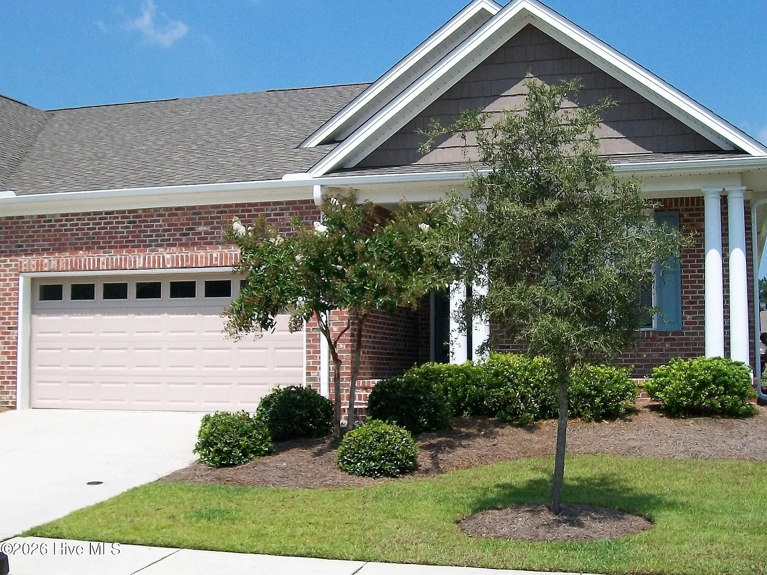 3 bed, 2.0 bath, $2,095 — Photo 1