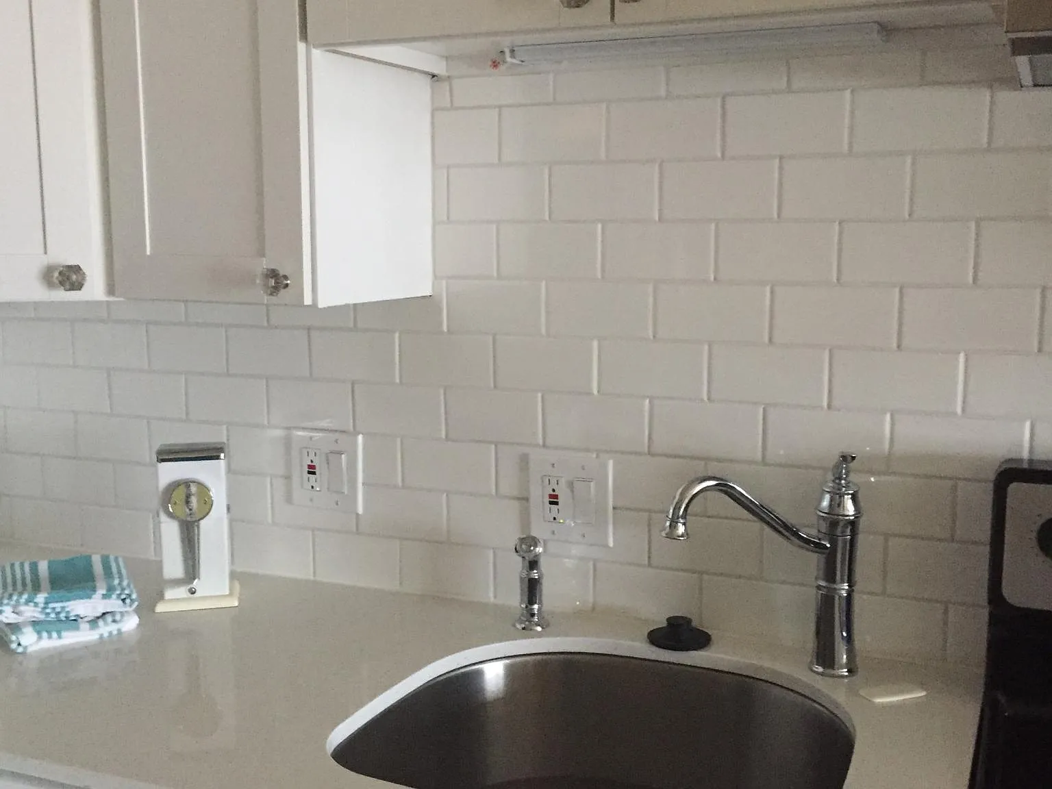 100 E Fireweed Ln — Photo 2