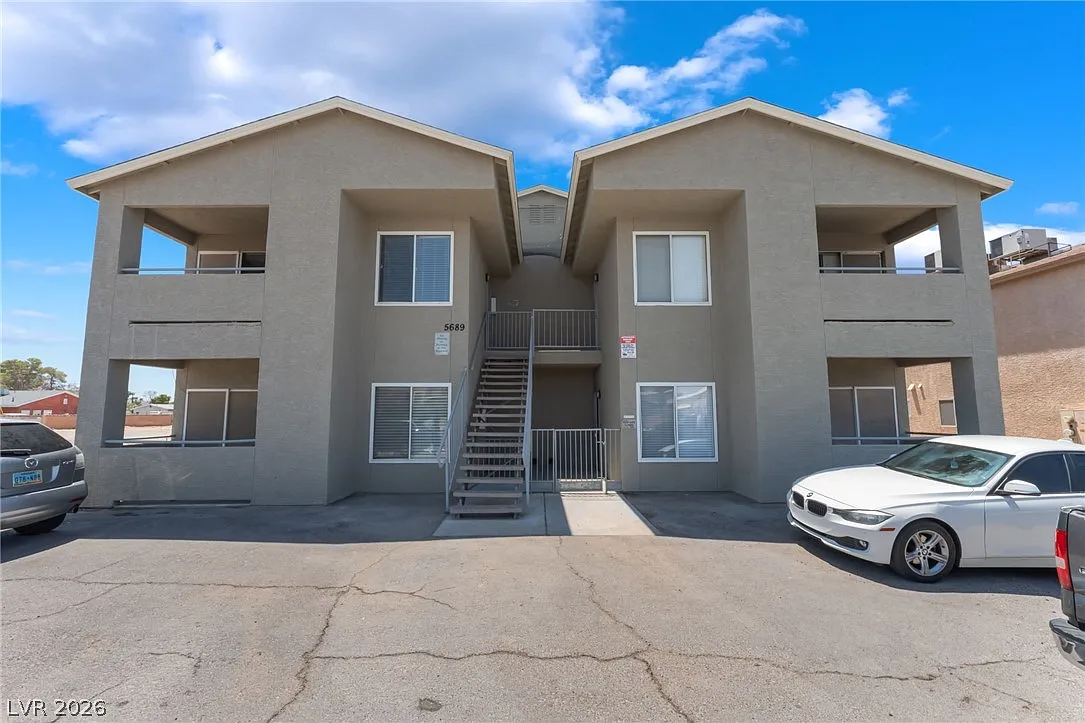2 bed, 2.0 bath, 3966 sqft, $1,490 — Photo 1