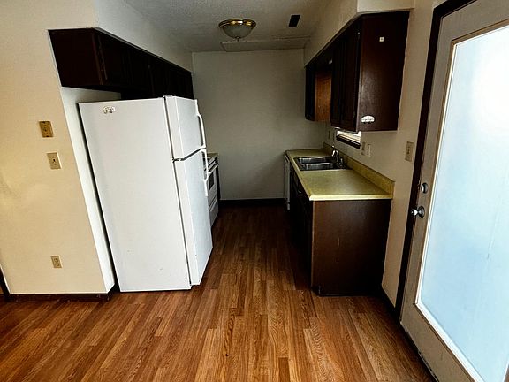 4th image of 1813 Gordon St #106
