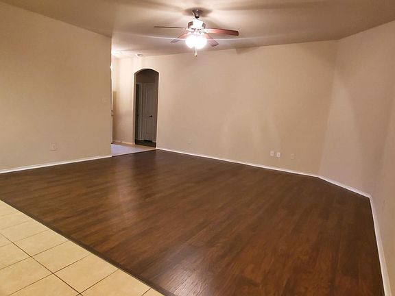 2nd image of 929 Westfield Dr