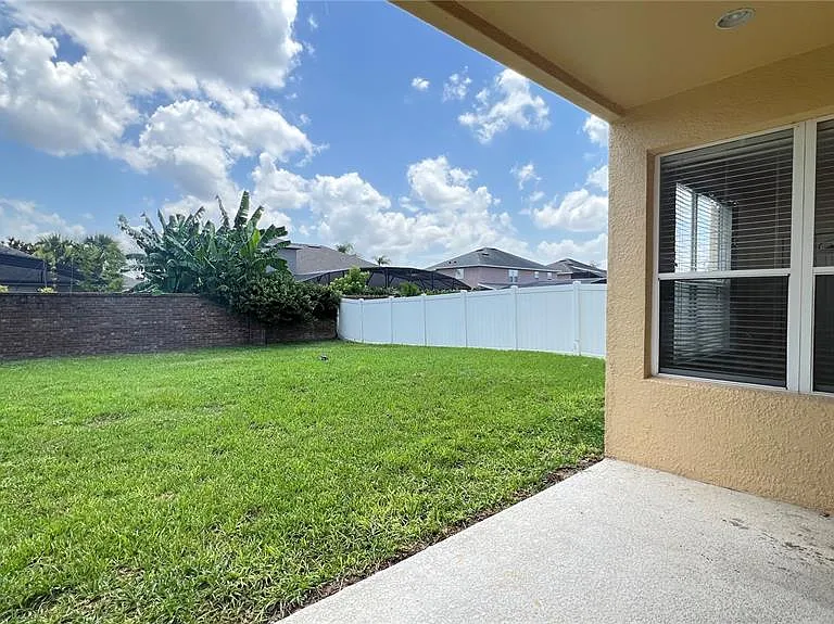 806 Lost Grove Cir — Photo 27