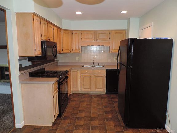 3rd image of 18333 Whalen Dr