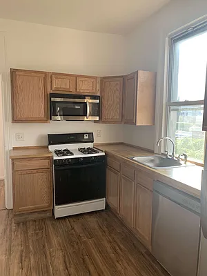 Rented by GreenBush Realty | media 12