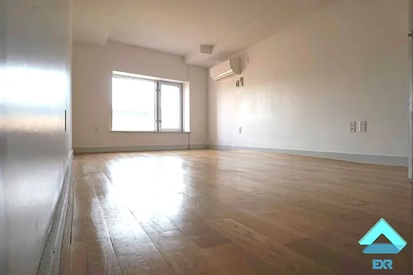 Rented by EXR | media 6