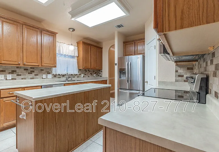 22714 Sabine Smt — Photo 19
