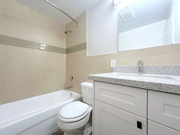 565 Avenue Rd #902 — Photo 10