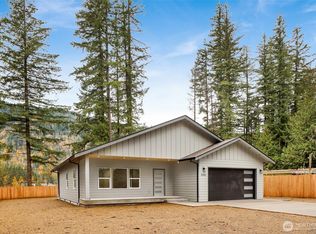 2481 Blackbird Valley Ln, Maple Falls, WA 98266