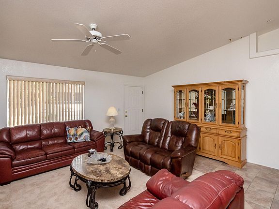 4th image of 3415 Thunderbird Dr