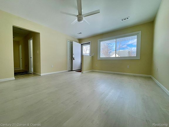 2nd image of 26141 Yale St