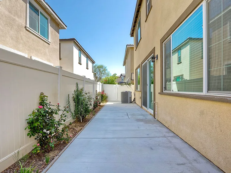 40530 Melrose Dr — Photo 17